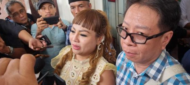 Akhir Drama Diana Pengusaha Penahan Ijazah Vs Wawali Armuji